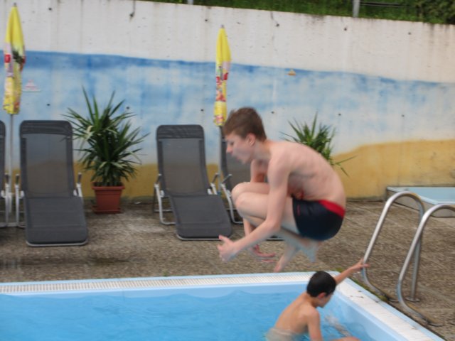 img_2008.jpg